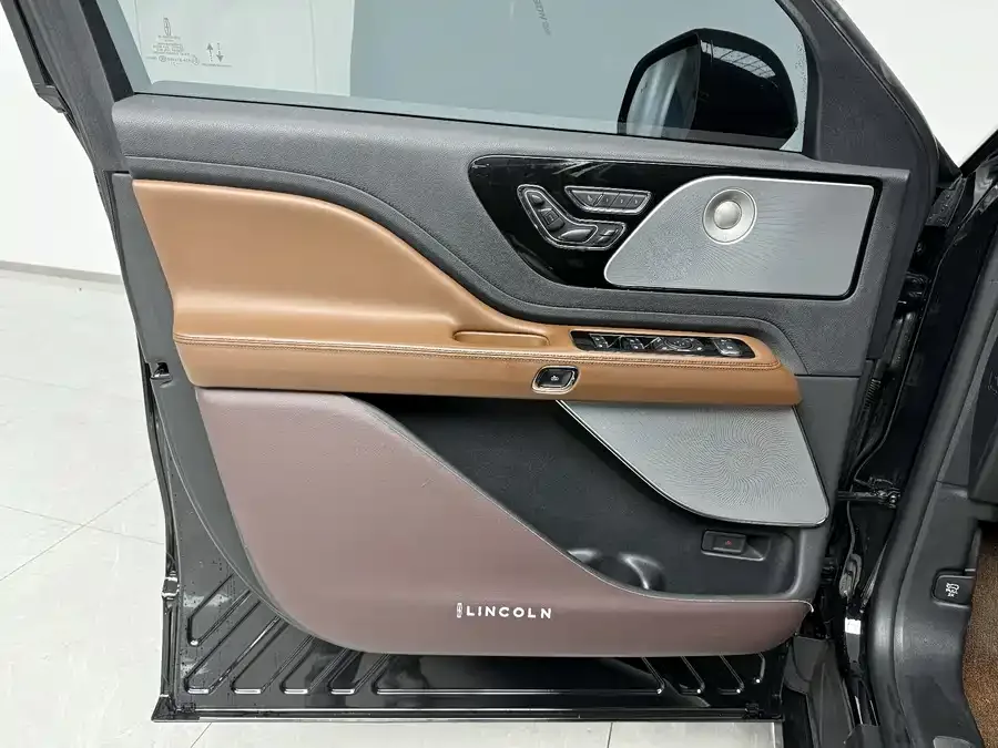 Lincoln Aviator Aviator 2020 3.0T V6 four-wheel drive executive version 2022 — миниатюра 5