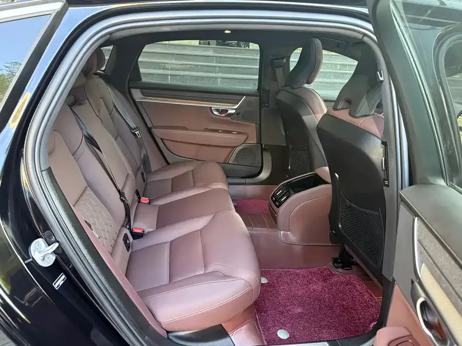 Volvo S90 2026 B5 Zhiyi Luxury Edition 2025 — миниатюра 4