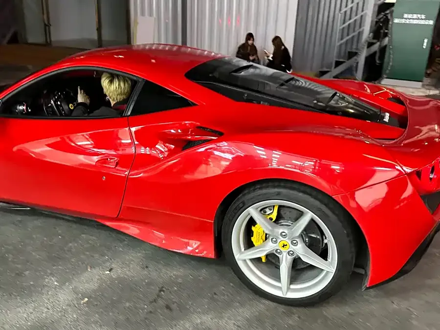 Ferrari F8 Ferrari F8 2019 Tributo 3.9T V8 2022 — миниатюра 5