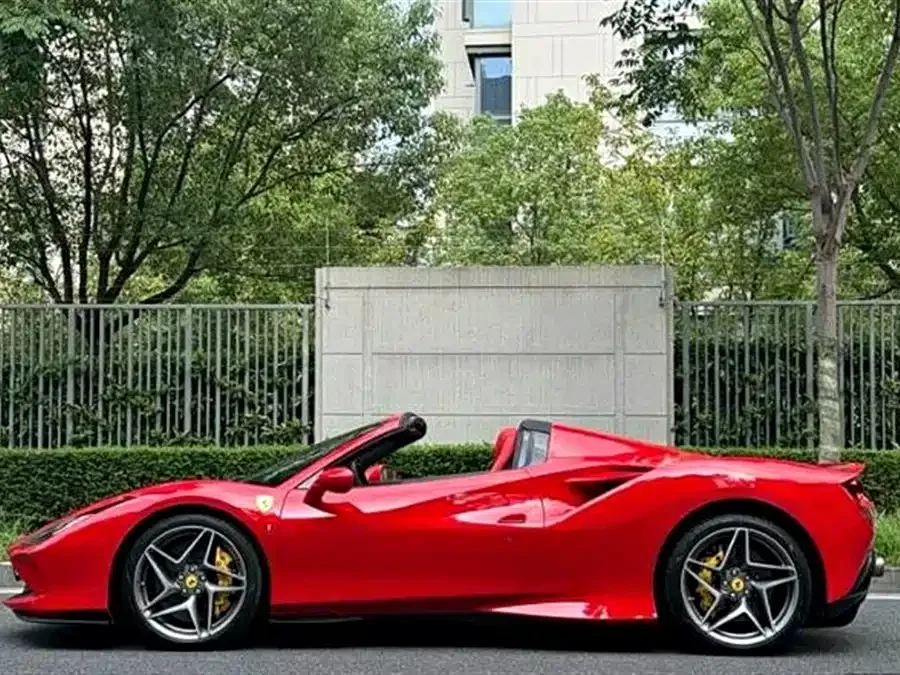 Ferrari F8 Ferrari F8 2020 Spider 3.9T V8 2022 — миниатюра 3