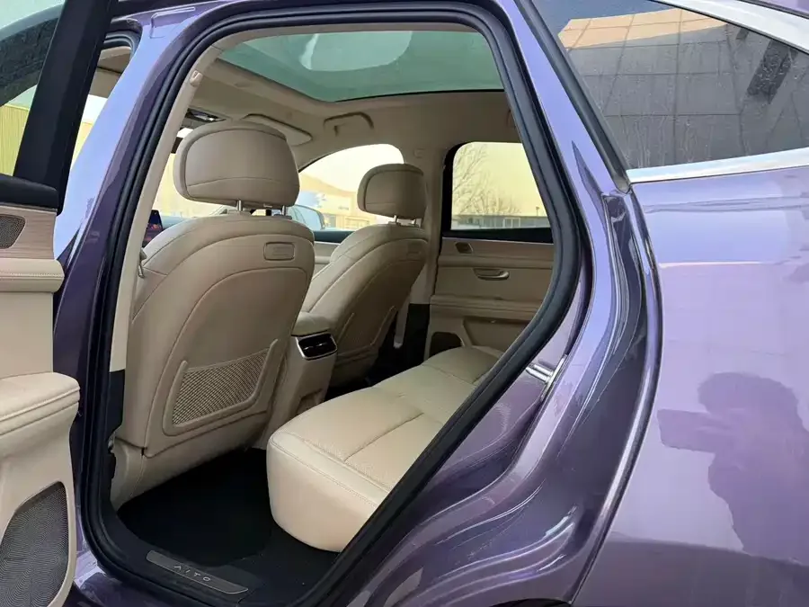 AITO M5 M5 2025 Extended Range Ultra 4WD Edition 2025 — миниатюра 2