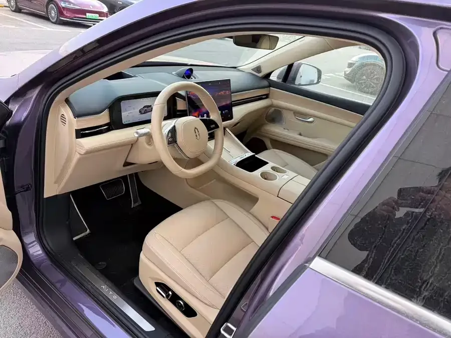 AITO M5 M5 2025 Extended Range Ultra 4WD Edition 2025 — миниатюра 4