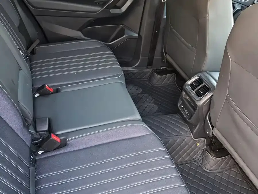Volkswagen Tiguan L Tiguan L 2022 330TSI Automatic 2WD Comfort Edition 2022 — миниатюра 3