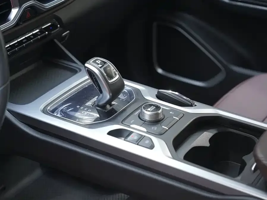 Geely Okavango Haoyue 2022 1.8TD Automatic Comfort 7 Seater 2023 — миниатюра 5