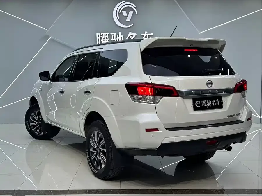 Nissan Terra 2020 Terra 2.5L XL Upper 4WD Automatic 4WD Luxury Edition 2023 — миниатюра 4