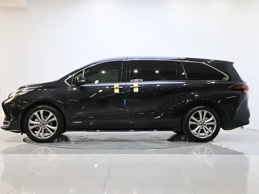 Toyota Sienna SIENNA 2023 2.5L Hybrid Premium Edition 2023 — миниатюра 2