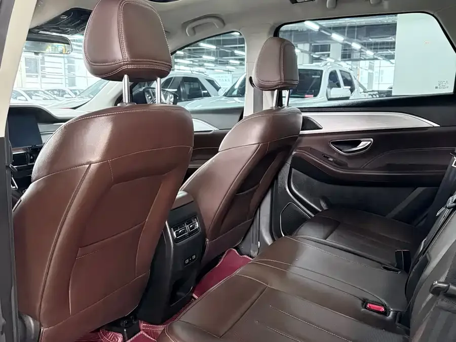 Jetour X90 PLUS Jetour X90 PLUS 2023 1.6TD DCT Villa 6-seater 2023 — миниатюра 2