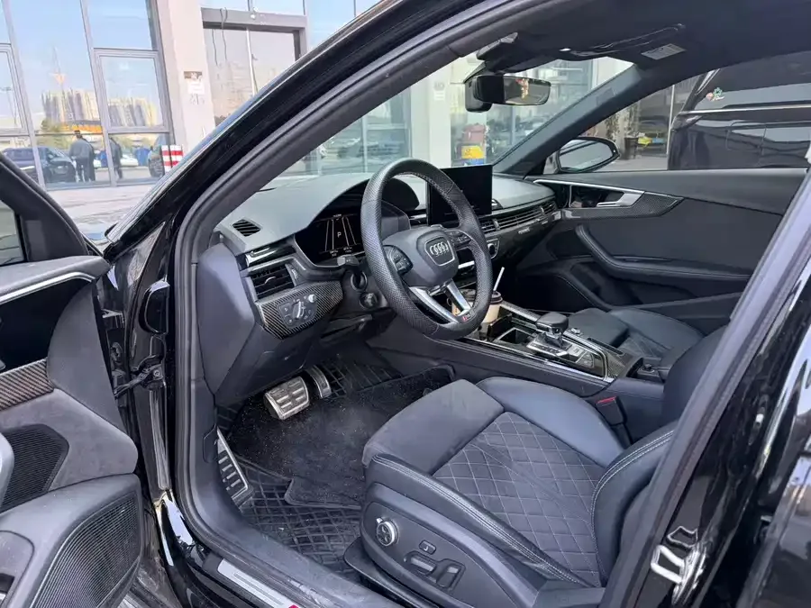 Audi RS 4 2023 RS4 Avant Regular Edition 2023 — миниатюра 4