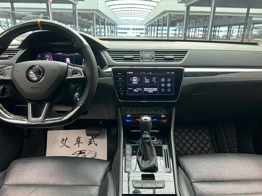 Skoda Superb Superpa 2022 TSI330 DSG luxury version 2022 — миниатюра 4