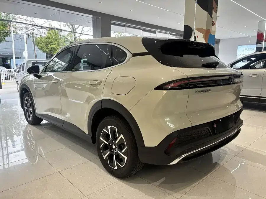 Baojun E6 Baojun E6 2026 500km Enjoy Edition 2026 — миниатюра 2
