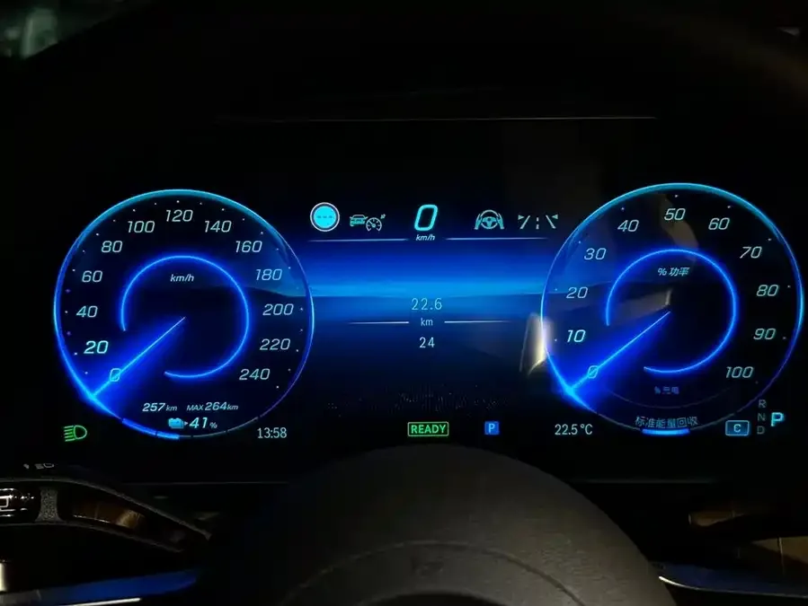 Mercedes-Benz EQE SUV Mercedes-Benz EQE SUV 2024 500 4MATIC Luxury Edition 2025 — миниатюра 4