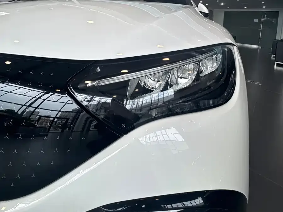 Mercedes-Benz EQE Mercedes-Benz EQE 2025 500 4MATIC Luxury Edition 2025 — миниатюра 2