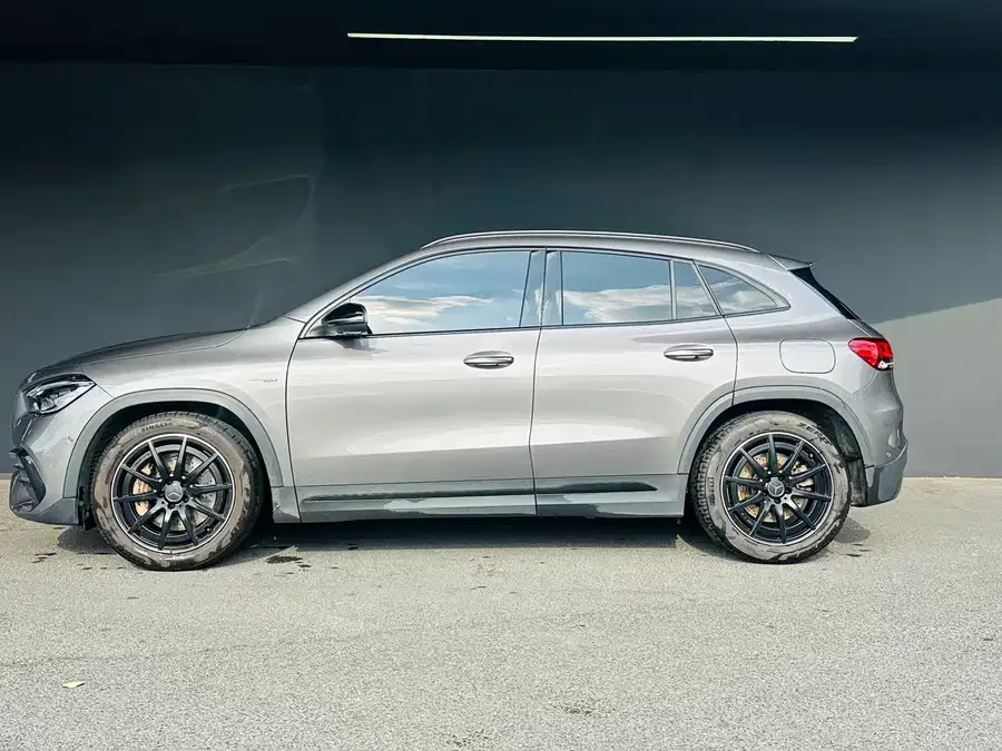 Mercedes-Benz GLA AMG Mercedes-Benz GLA AMG 2022 AMG GLA 35 4MATIC 2022 — миниатюра 2