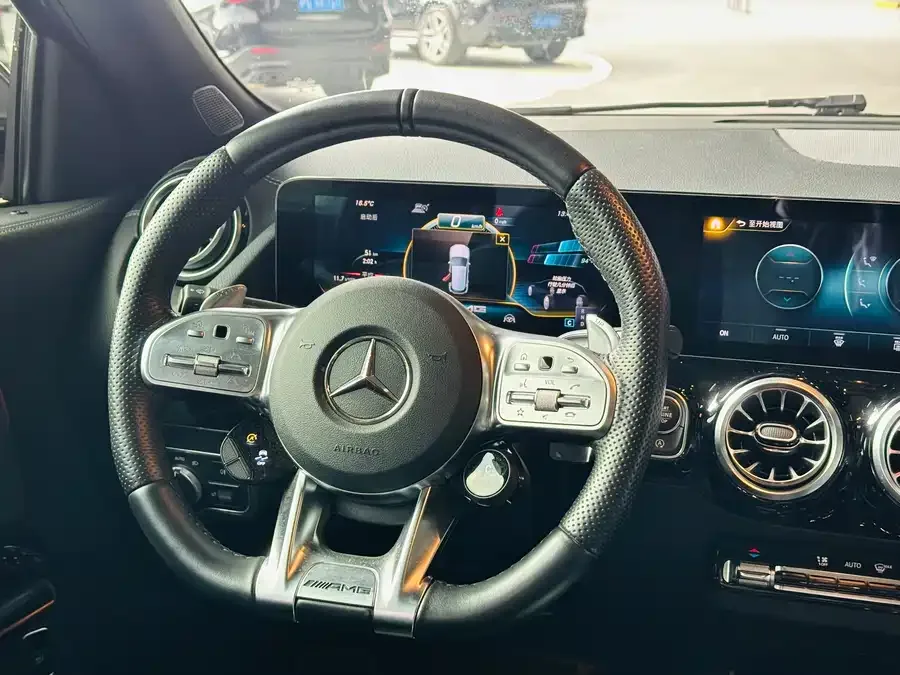 Mercedes-Benz GLA AMG Mercedes-Benz GLA AMG 2022 AMG GLA 35 4MATIC 2022 — миниатюра 3