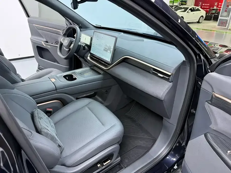 Dongfeng e008 e008 2024 210Max Extended Range 6-seater 2025 — миниатюра 5