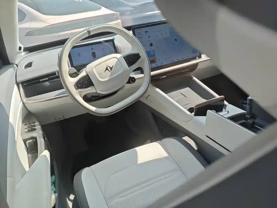Dongfeng e007 e007 2024 pure electric 540 four-wheel drive Max version 2024 — миниатюра 2