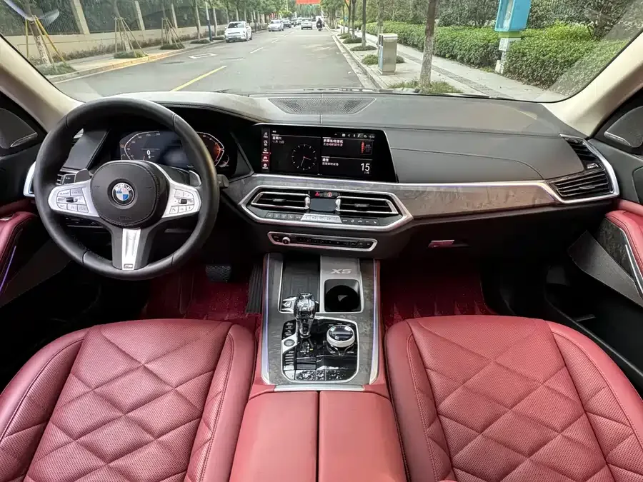BMW X5 2022 facelift xDrive 30Li Exclusive M Sport Package 2022 — миниатюра 3