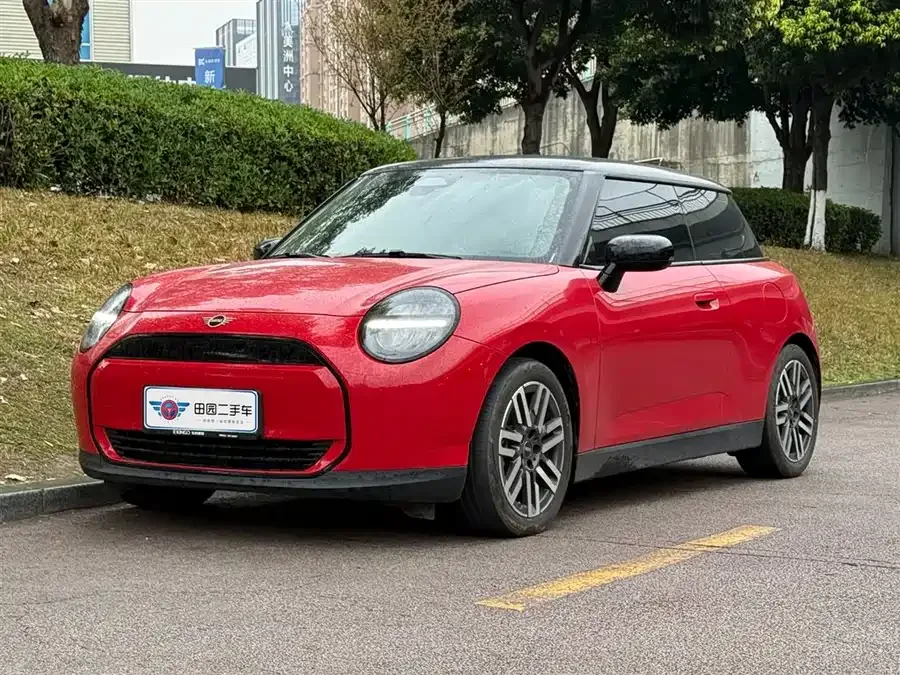 MINI electric COOPER Electric MINI COOPER 2025 456km COOPER E Classic 2025 — фото 1, купить с доставкой в Москву