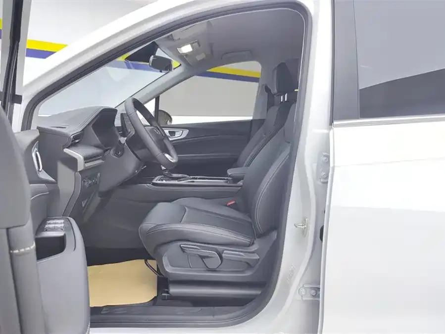 Wuling Jiachen Wuling Jiachen 2022 1.5T CVT Smart Luxury Edition 2025 — миниатюра 3