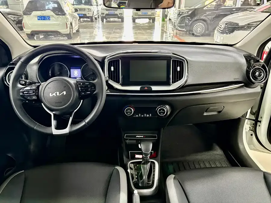 Kia KX1 2021 Yipao 1.4L CVT Sunroof Model 2024 — миниатюра 4