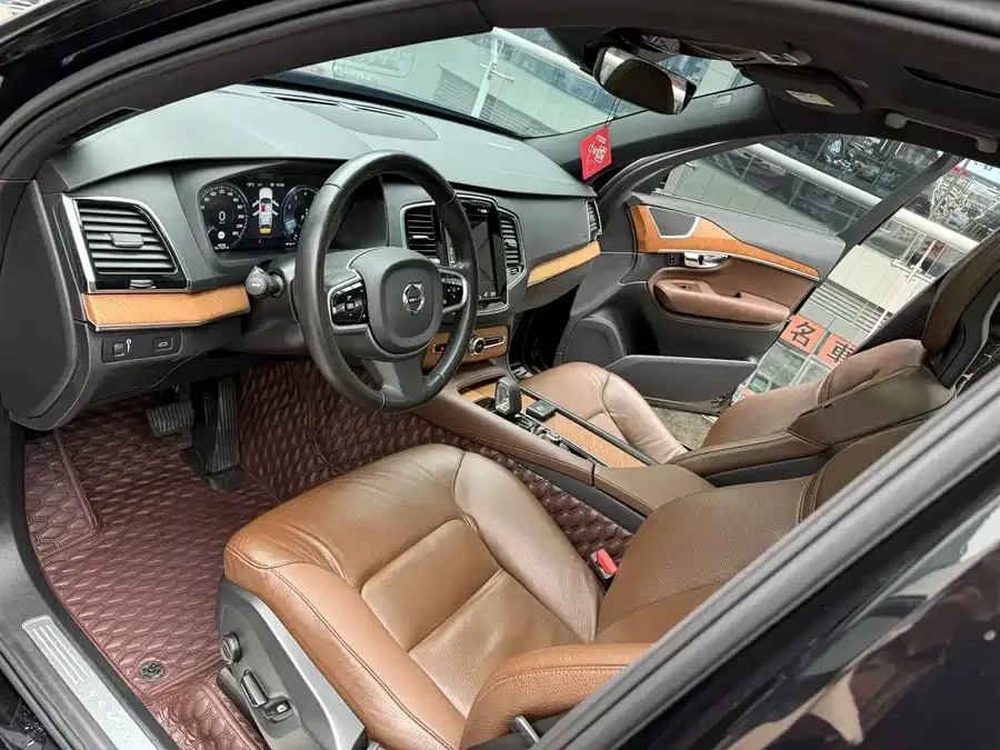Volvo XC90 2022 B6 Zhiyi Luxury Edition 7-seater 2022 — миниатюра 3