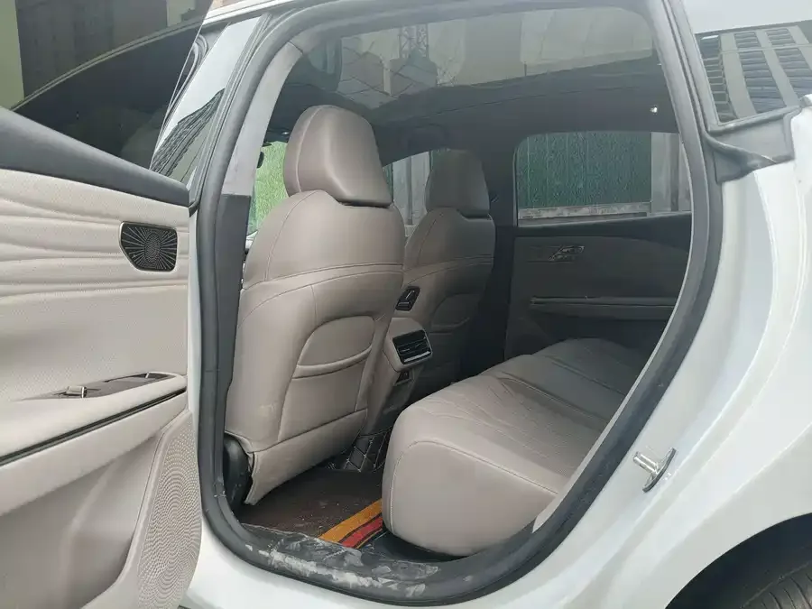 Geely Galaxy Star 8 Galaxy Star 8 2025 130km EM-i Flagship Edition 2025 — миниатюра 2