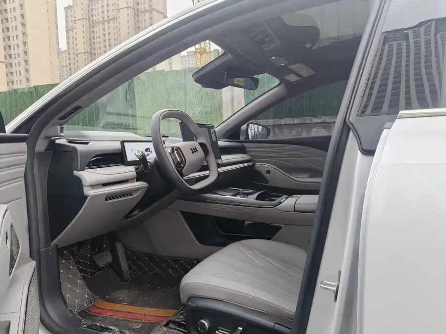 Geely Galaxy Star 8 Galaxy Star 8 2025 130km EM-i Flagship Edition 2025 — миниатюра 4