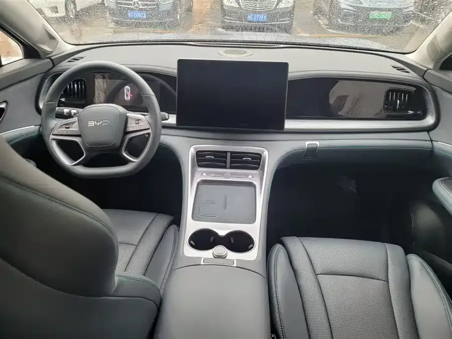 BYD Sea Lion 07 DM-i Sea Lion 07 DM-i 2025 150 Pilot+ Edition 2025 — миниатюра 2