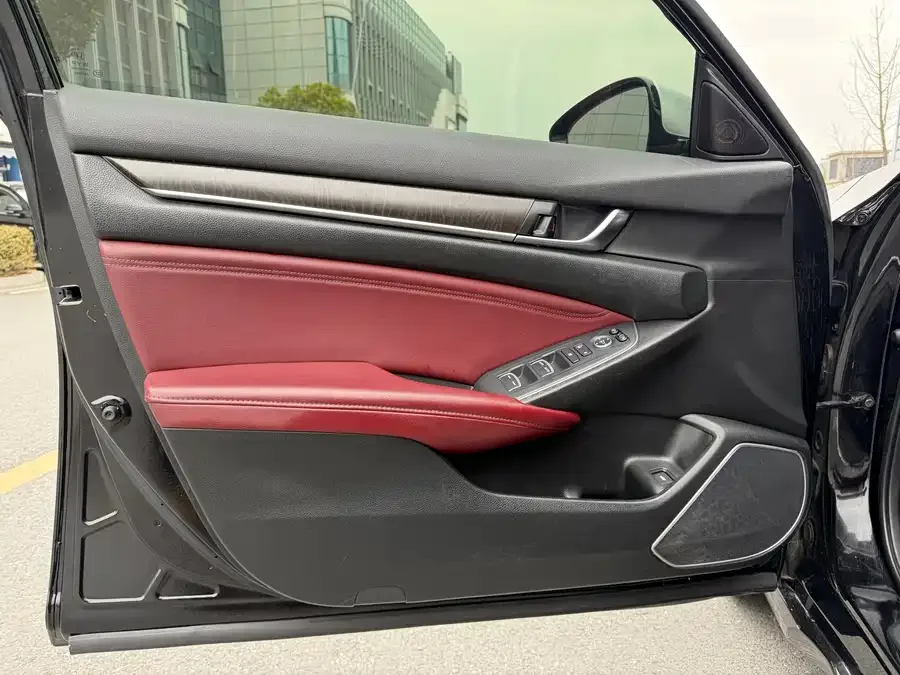 Honda Inspire 2022 Insignia 260TURBO Fine Edition 2022 — миниатюра 2