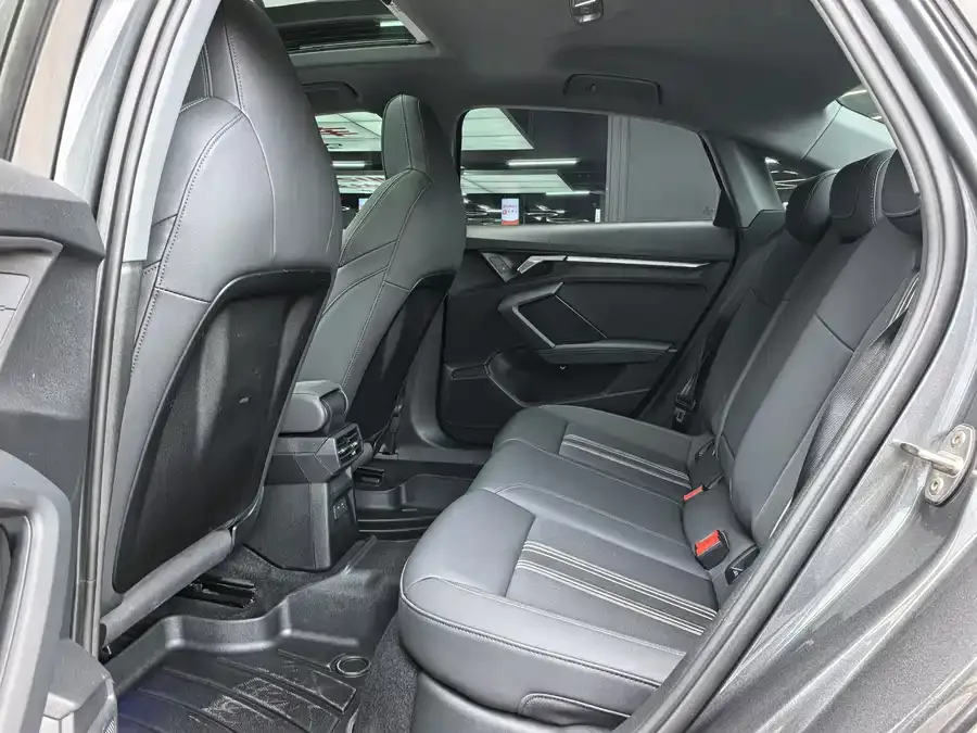 Audi A3 2024 A3L Limousine 35 TFSI Fashion Sports 2024 — миниатюра 5