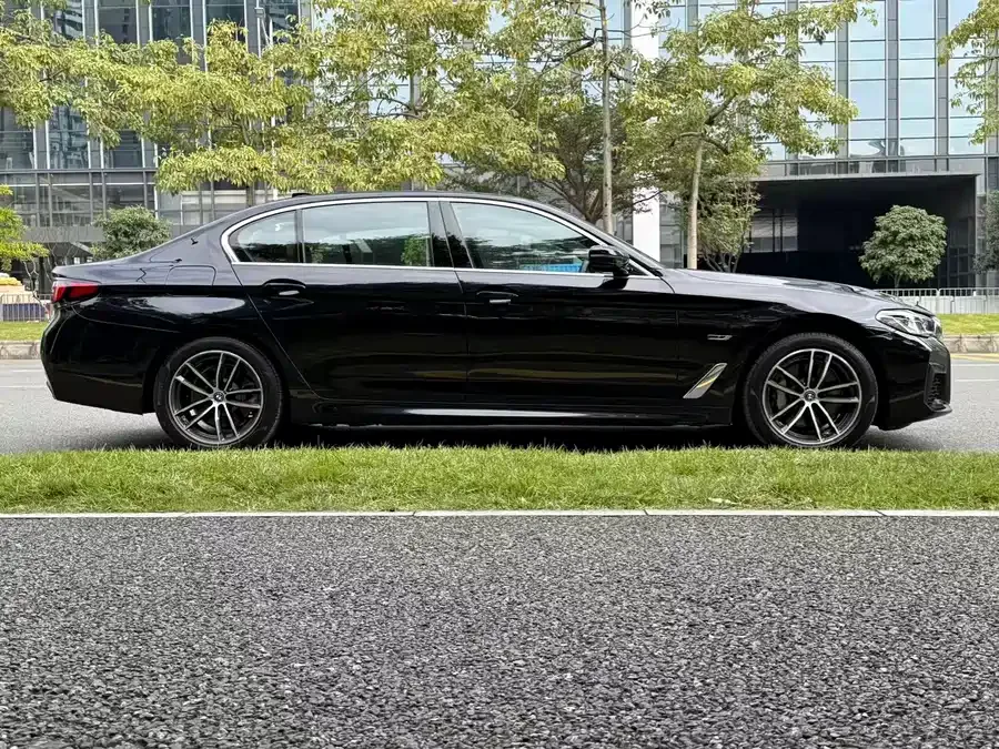 BMW 5 Series New Energy 2022 Model 2 535Le M Sports Package 2023 — миниатюра 2