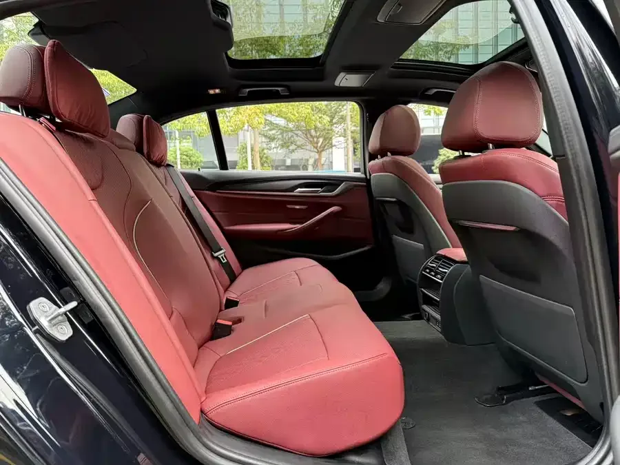 BMW 5 Series New Energy 2022 Model 2 535Le M Sports Package 2023 — миниатюра 4