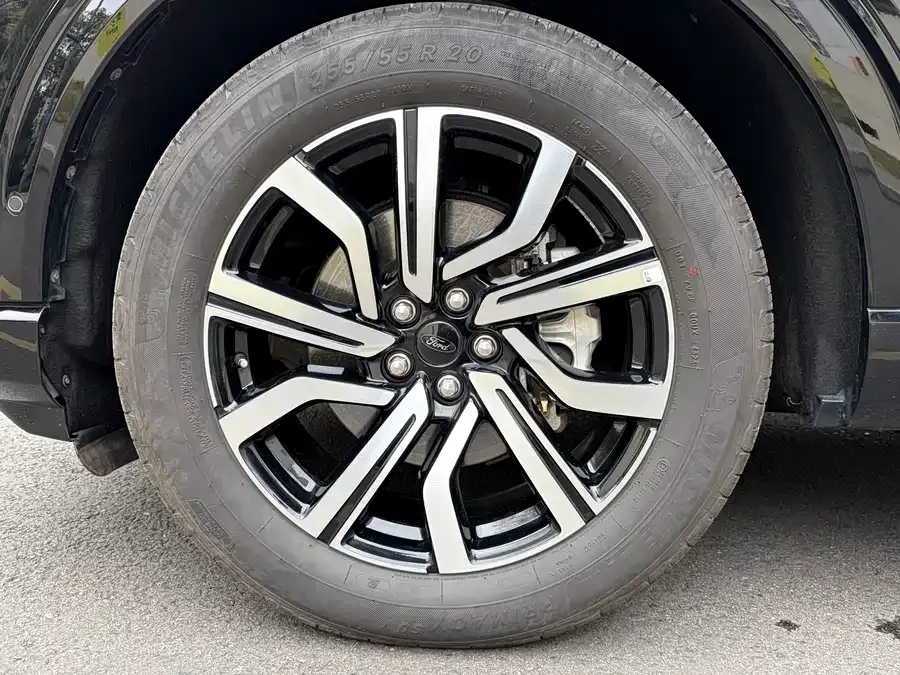 Ford Explorer Explorer 2023 EcoBoost 285 4WD Red Gold Edition 6-seater 2024 — миниатюра 2