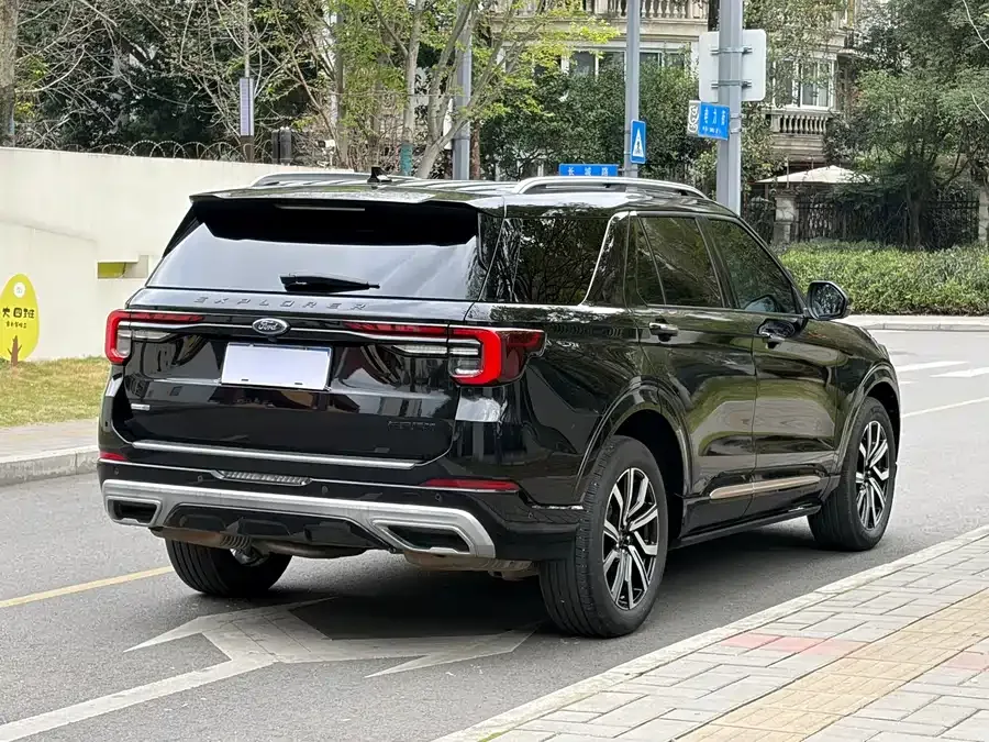 Ford Explorer Explorer 2023 EcoBoost 285 4WD Red Gold Edition 6-seater 2024 — миниатюра 3