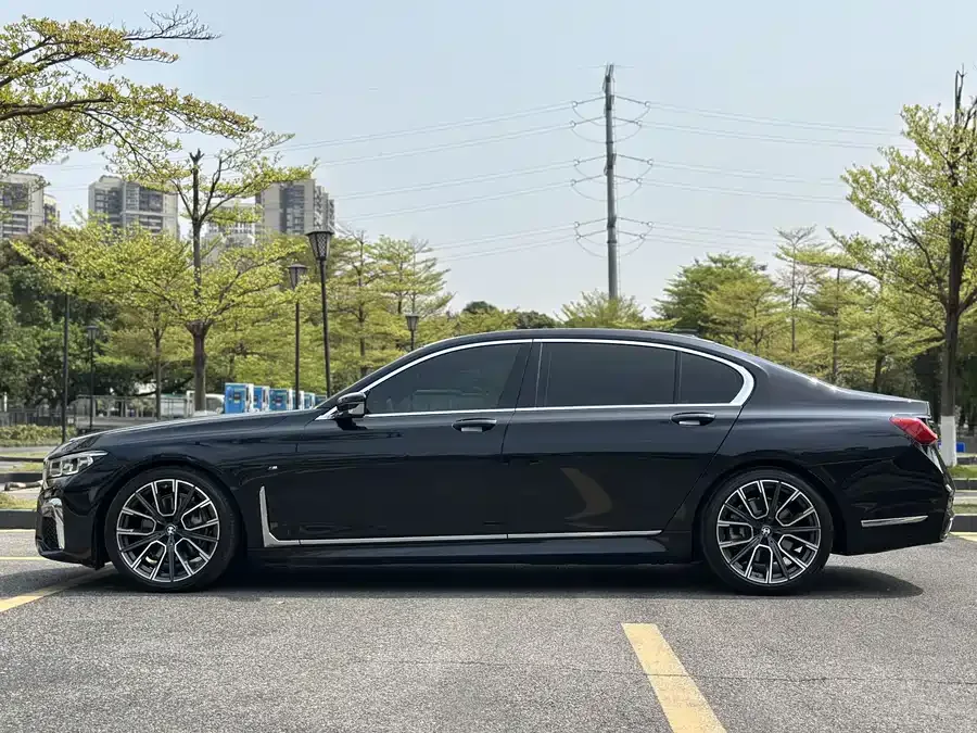 BMW 7 Series BMW 7 Series 2021 740Li Leading M Sport Package 2022 — миниатюра 3