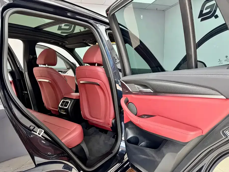 BMW X3 2022 Model 2 xDrive30i Exclusive M Night Edition 2022 — миниатюра 4
