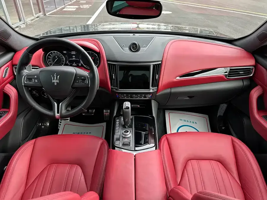 Maserati Levante Levante 2021 3.0T Standard Edition 2022 — миниатюра 3