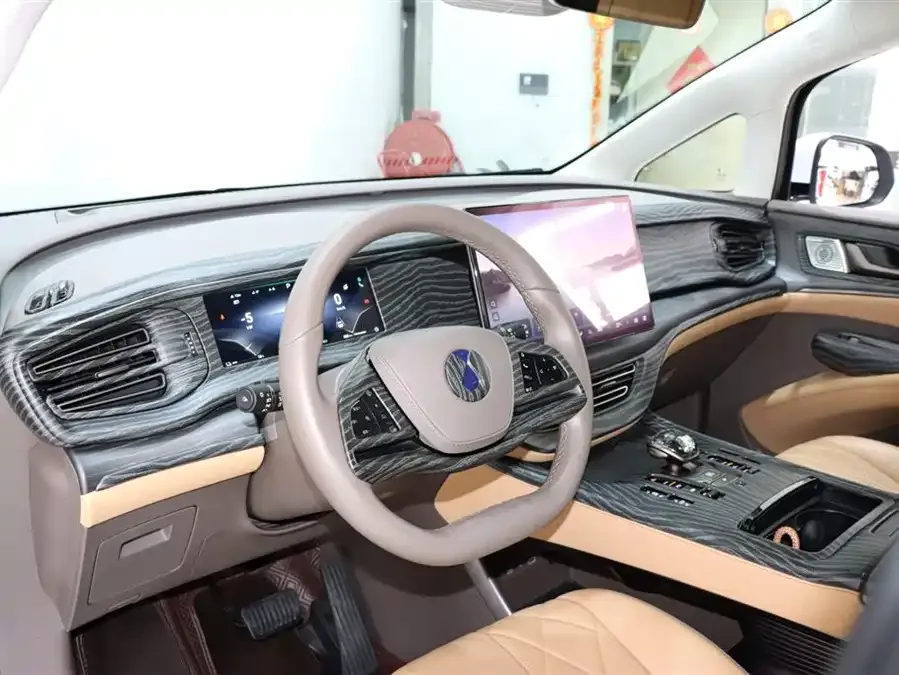 BYD D9 BYD D9 2022 DM-i 970 4WD Flagship Model 2022 — миниатюра 3