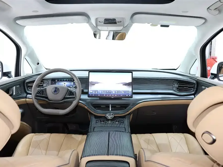 BYD D9 BYD D9 2022 DM-i 970 4WD Flagship Model 2022 — миниатюра 4