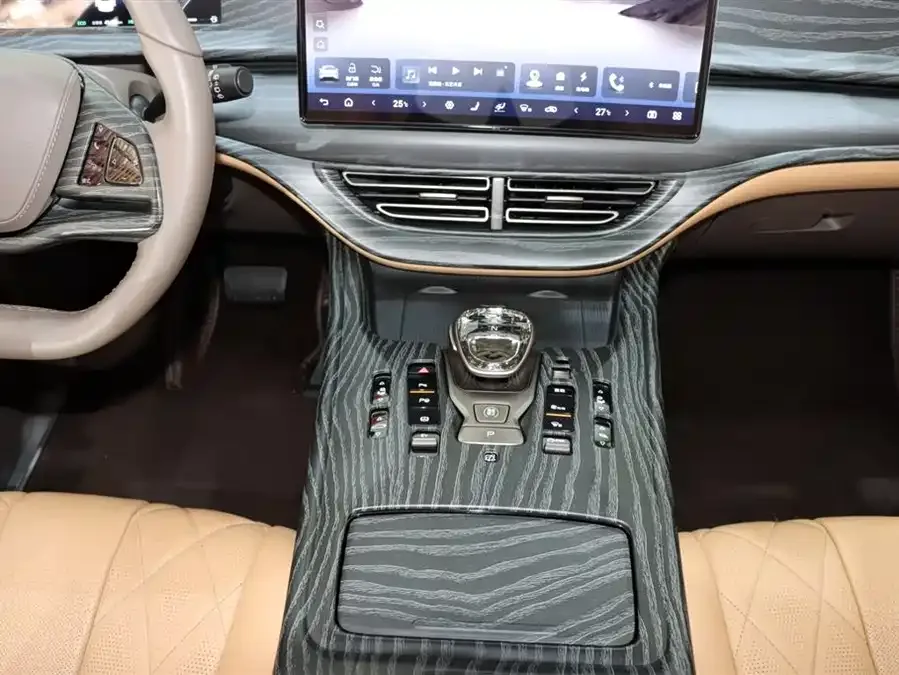 BYD D9 BYD D9 2022 DM-i 970 4WD Flagship Model 2022 — миниатюра 5