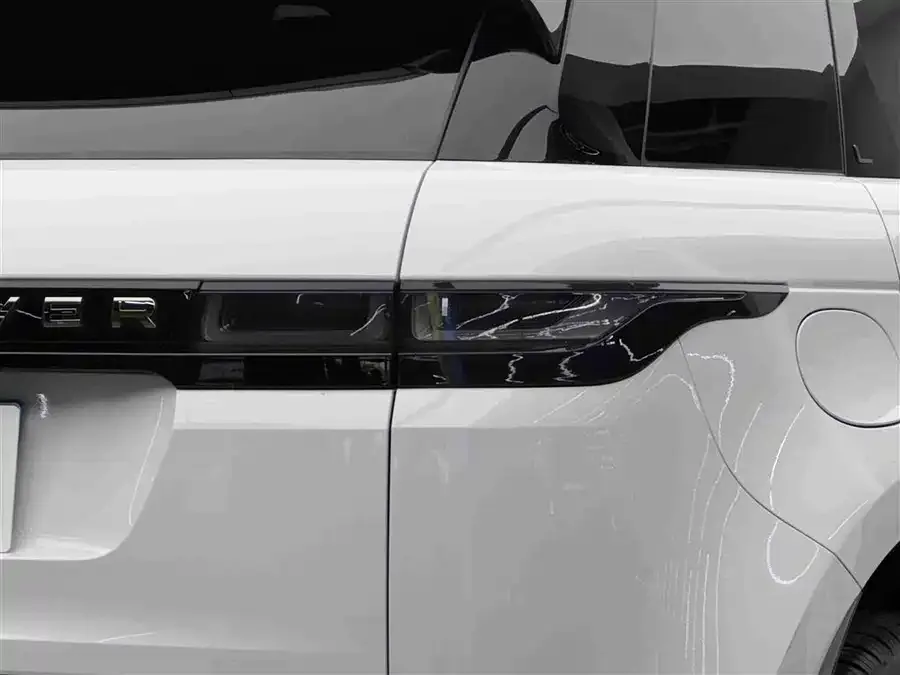 Land Rover Range Rover Aurora Range Rover Aurora 2023 Aurora L 249PS Luxury Edition 2023 — миниатюра 5