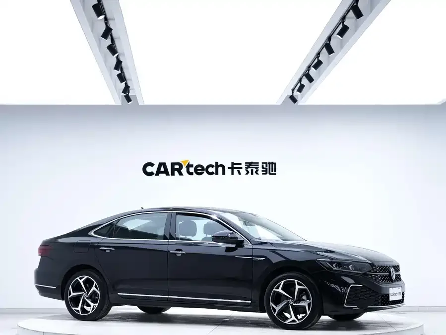 Volkswagen Passat Passat 2023 facelift 330TSI Starry Sky Deluxe Edition 2023 — миниатюра 2