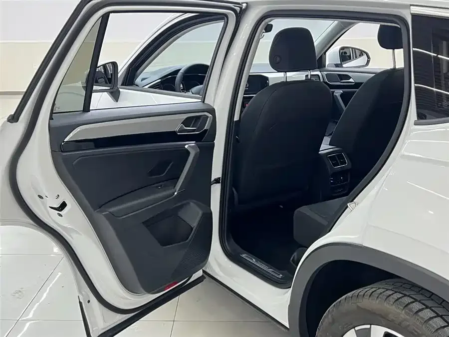 Volkswagen Tayron Tanyue 2022 280TSI 2WD Luxury Smart Edition 2022 — миниатюра 5