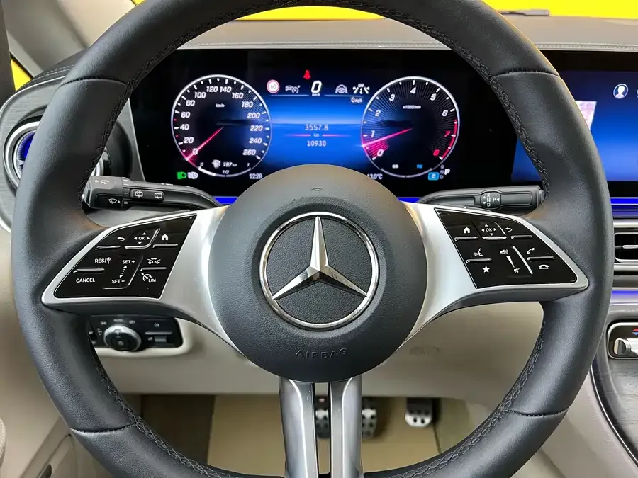 Mercedes-Benz Class V Mercedes-Benz V-Class 2024 V 300 Premium Edition 2025 — миниатюра 4