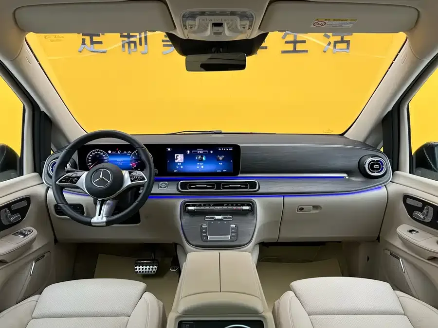 Mercedes-Benz Class V Mercedes-Benz V-Class 2024 V 300 Premium Edition 2025 — миниатюра 5