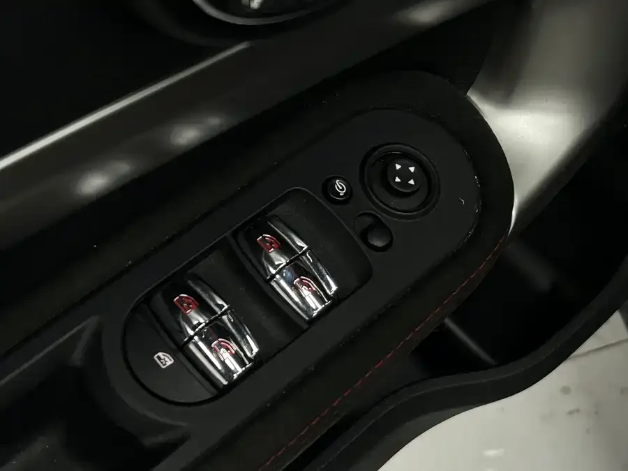 MINI JCW COUNTRYMAN MINI JCW COUNTRYMAN 2022 2.0T JOHN COOPER WORKS ALL-IN 2022 — миниатюра 3