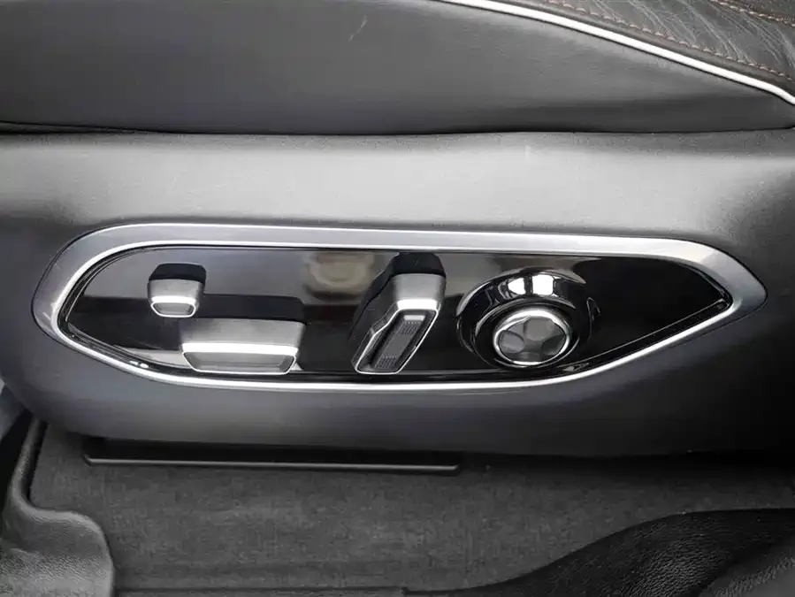 Jeep Grand Cherokee 4xe Grand Cherokee 4xe (Imported) 2023 4xe Peak Edition 2023 — миниатюра 2