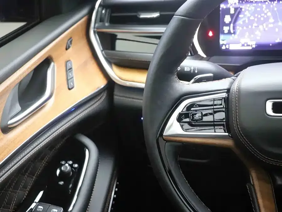 Jeep Grand Cherokee 4xe Grand Cherokee 4xe (Imported) 2023 4xe Peak Edition 2023 — миниатюра 3