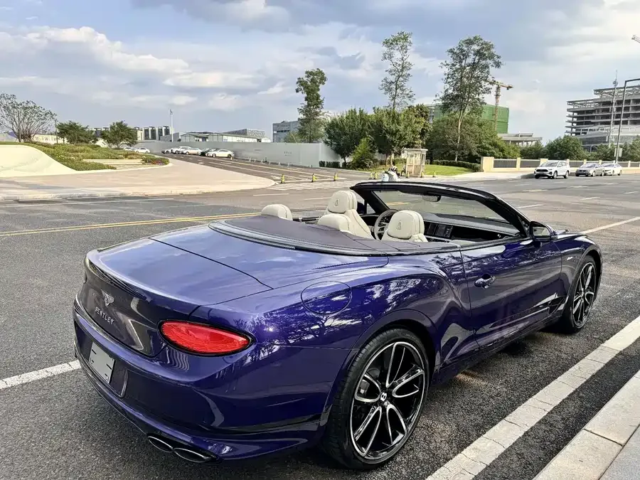 Bentley Continental 2023 Continental 4.0T GT V8 Convertible Yadu Edition 2024 — миниатюра 3
