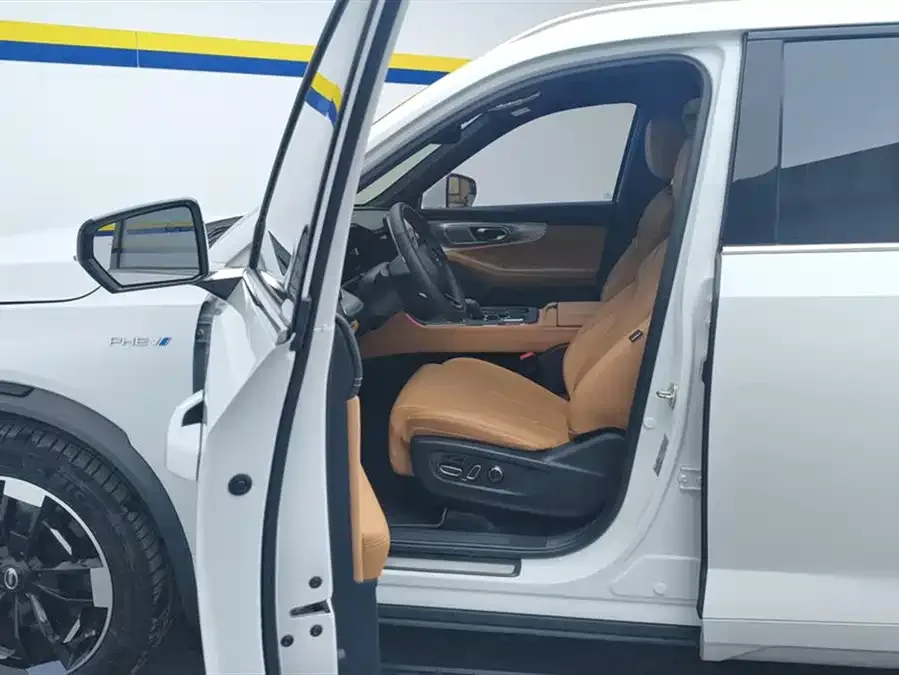 GAC Trumpchi ES9 PHEV Trumpchi ES9 2024 PHEV 143km Traveler Max 2023 — миниатюра 3